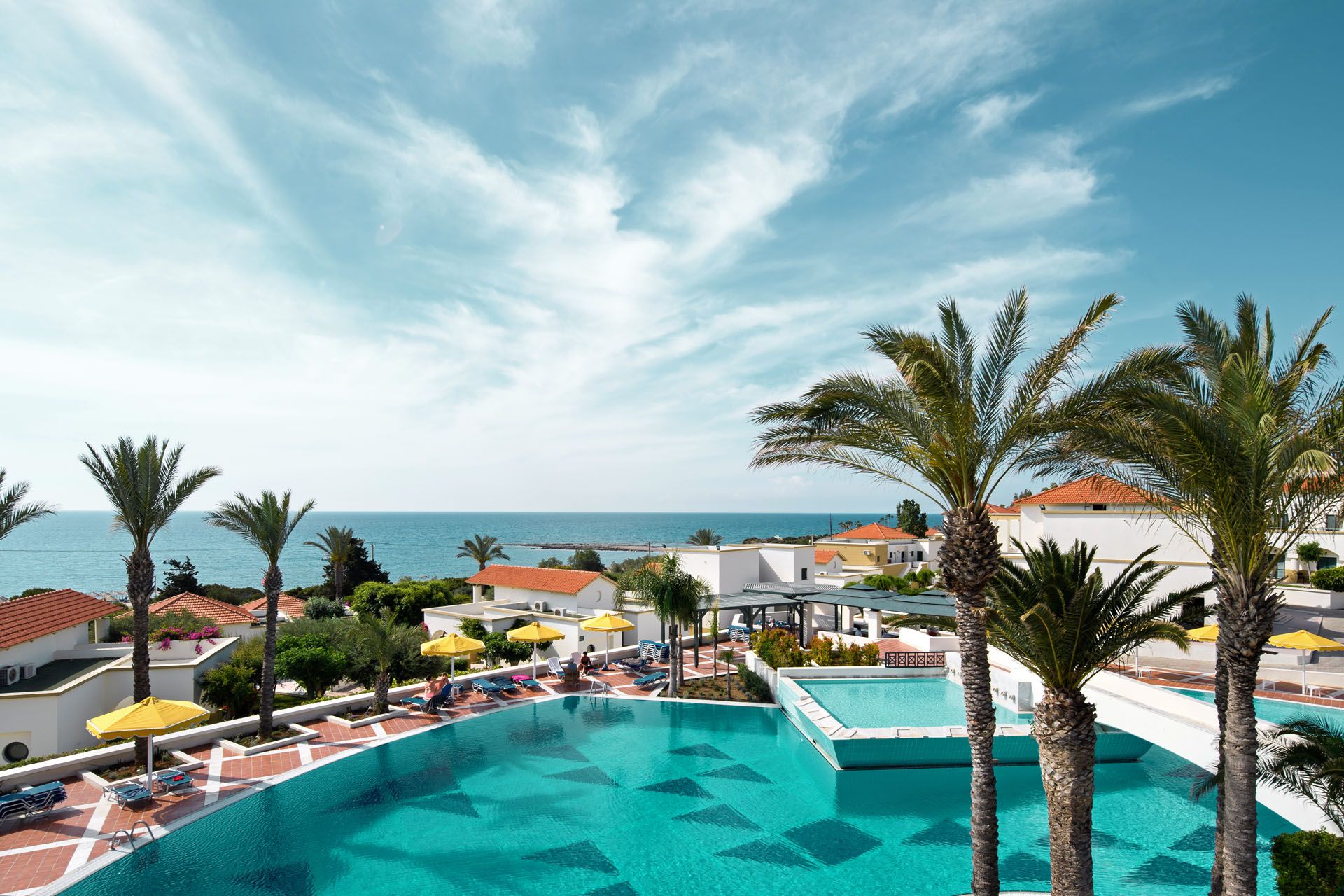 1-mitsis-rhodes-rodosmaris-mainpool.jpg