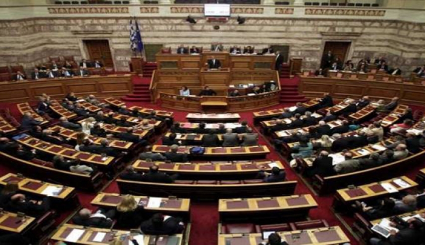 Μόνο με τις «γαλάζιες» ψήφους πέρασε το νομοσχέδιο για την Παιδεία