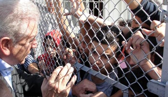 Σκληρή κριτική από τον Αβραμόπουλο σε όσους υψώνουν φράχτες - «Αυτή δεν είναι η Ευρώπη που οραματίστηκαν οι ιδρυτές της»