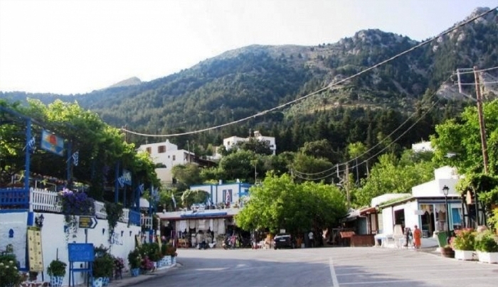 Απόφαση βόμβα! Σταματούν τα έργα στη πλατεία της Ζιας. Κίνδυνος να μείνει ''σκαμμένη'' όλο το καλοκαίρι