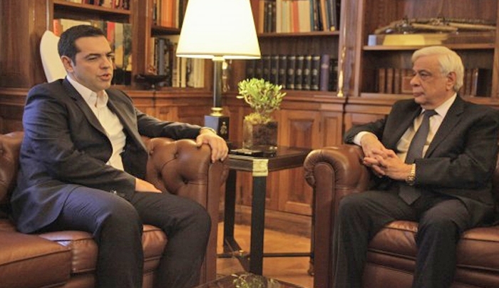 Συμβούλιο πολιτικών αρχηγών ζήτησε από τον Παυλόπουλο ο Τσίπρας