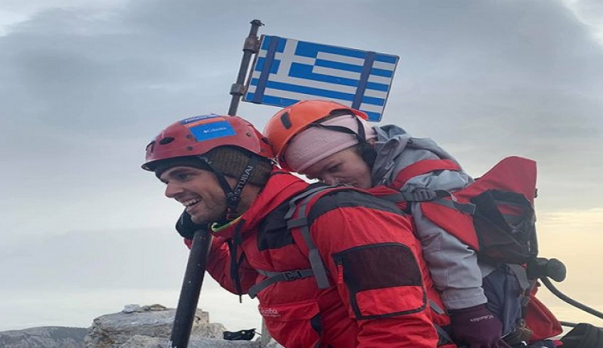 ΣΥΓΚΙΝΗΣΕ ΤΟ ΠΑΝΕΛΛΗΝΙΟ: Ο Μάριος με την Ελευθερία στους ώμους του πάτησαν την κορυφή του Ολύμπου