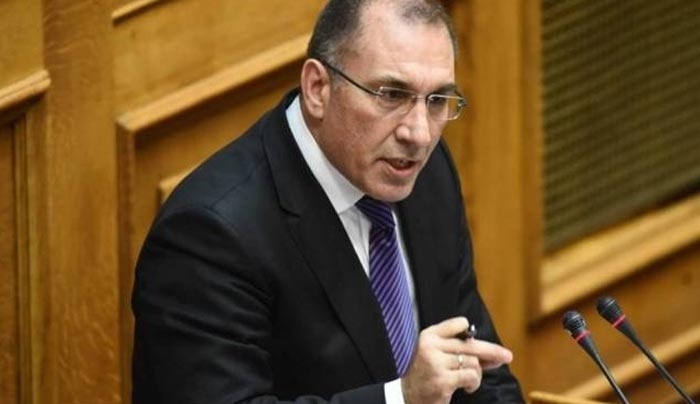 Δήλωση ντροπής: «Καλύτερα στο κράτος το 100άρικο του συνταξιούχου παρά στον φραπέ του εγγονού»