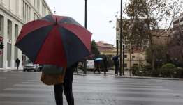 Καιρός σήμερα: Συννεφιασμένο σκηνικό με βροχές και καταιγίδες