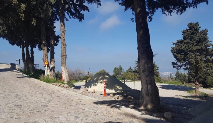 ΟΡΑΜΑ: Το απόλυτο θέατρο του παραλόγου: δημοτικό πάρκινγκ δεν υπάρχει στη Ζιά αλλά πάρκινγκ πληρώνουμε κάθε μήνα…(βίντεο)