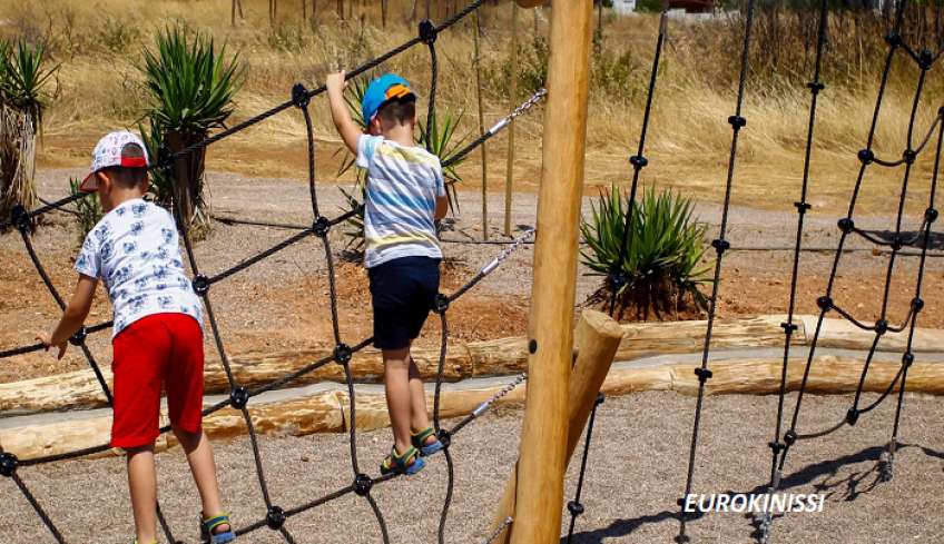 Θεσσαλονίκη: Τραυματίστηκε 9χρονος σε παιδική χαρά -«Δεν υπήρχε επαρκής φωτισμός» λέει η μητέρα