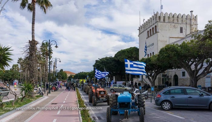 Συμβολικό κλείσιμο του λιμανιού της Κω από τους αγρότες (φωτό-βίντεο)