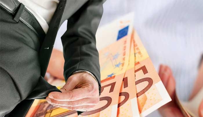 Capital controls: Αυξάνεται το όριο για εισαγωγές και πληρωμές στο εξωτερικό - Αλλαγές για ιδιώτες και επιχειρήσεις