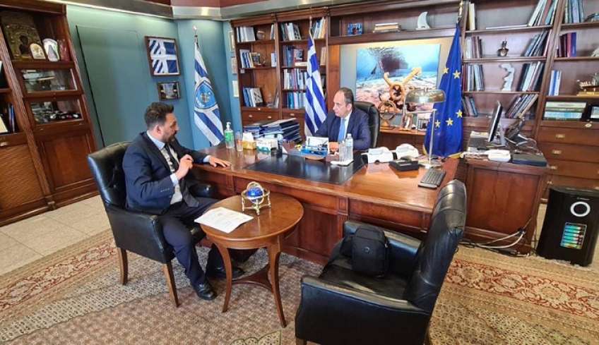Συνάντηση του Δημάρχου Χάλκης με τον Υπ. Ναυτιλίας