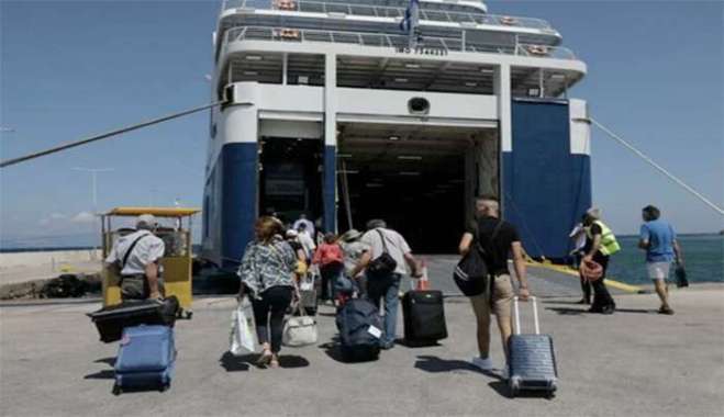 Εκπτώσεις σε ακτοπλοϊκά και αεροπορικά εισιτήρια για τις μετακινήσεις αναπληρωτών εκπαιδευτικών την περίοδο των Χριστουγέννων,
