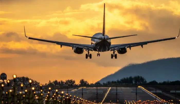Αεροπορικά ταξίδια: Τι αλλάζει σε αποζημιώσεις, χειραποσκευές και επιστροφές χρημάτων