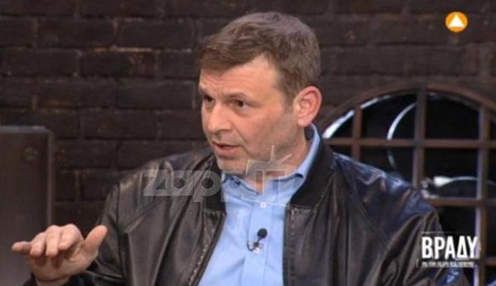 Απόστολος Γκλέτσος: «Μόνο εγώ έχω πάει με άντρα σε αυτή τη χώρα;» (Βίντεο)