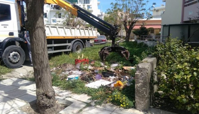Συνεργεία της υπηρεσίας καθαριότητας και πρασίνου εργάστηκαν και το Σαββατοκύριακο, με αποκομιδή ογκωδών αντικειμένων