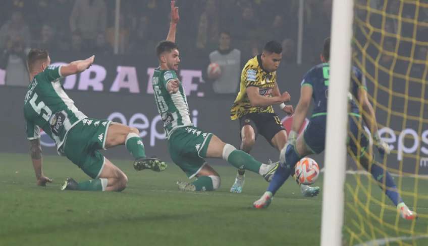 Super League: «Φωτιά» στη μάχη της κορυφής -Η βαθμολογία μετά τη νίκη της ΑΕΚ επί του Παναθηναϊκού