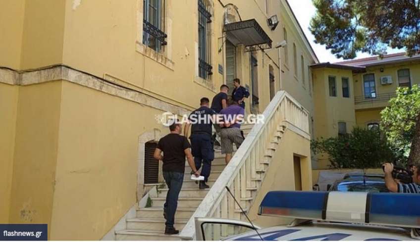 Φρίκη στα Χανιά: "Ο πατέρας μου με χτυπά από 5 χρονών, με απειλούσαν οι γονείς μου να μη μιλήσω" - Σοκάρει η 17χρονη