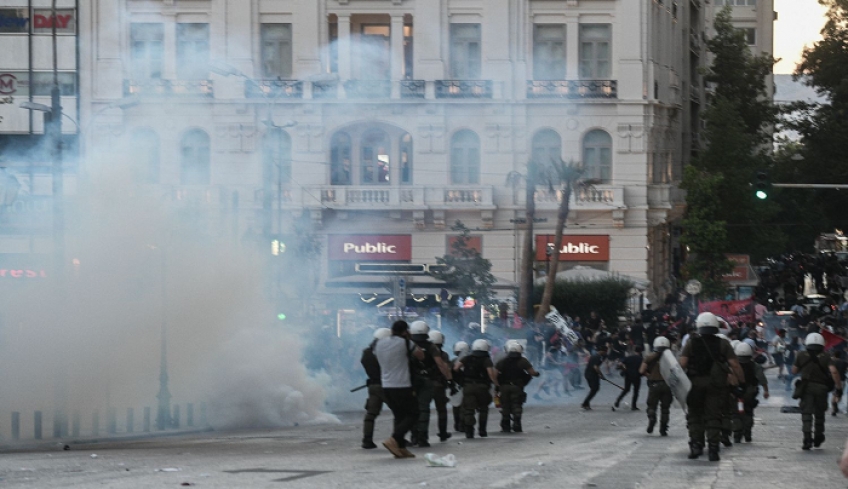 Ο Χρυσοχοΐδης προαναγγέλλει κατάργηση των χημικών