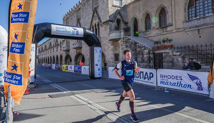 Χορηγός Θαλάσσιων Μεταφορών του 10ου TUI Rhodes Marathon  η Blue Star Ferries