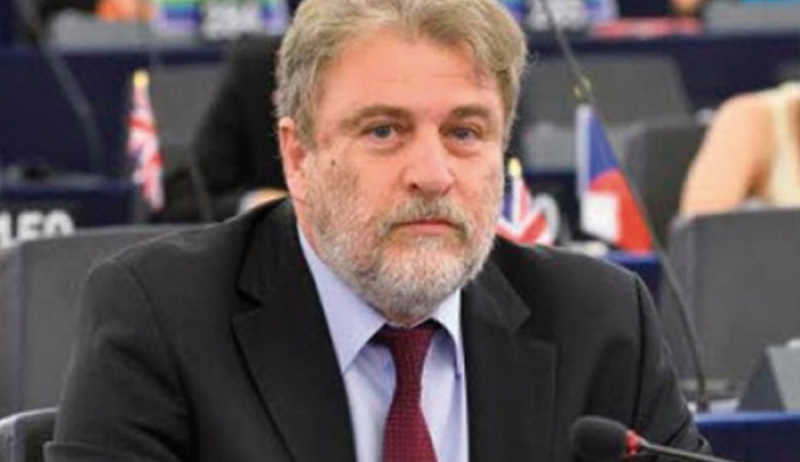 Ο Νότης Μαριάς καταγγέλλει στην Ευρωβουλή την αύξηση του ΦΠΑ στα νησιά του Αιγαίου