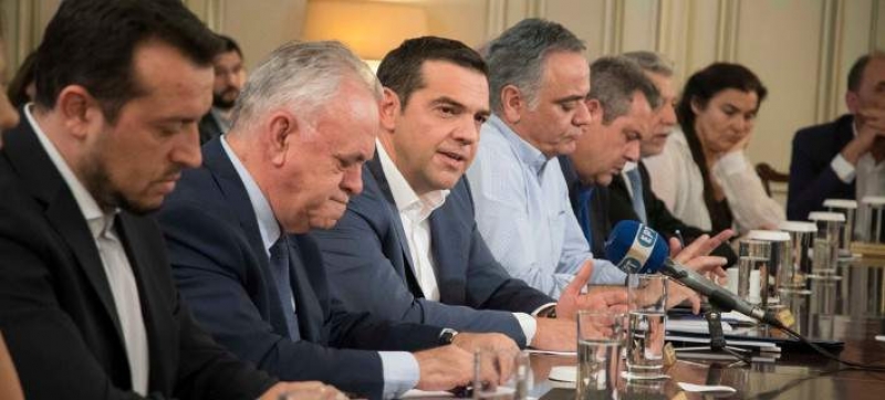 Τσίπρας: Αναλαμβάνω την «πολιτική ευθύνη» για την πολύνεκρη φωτιά