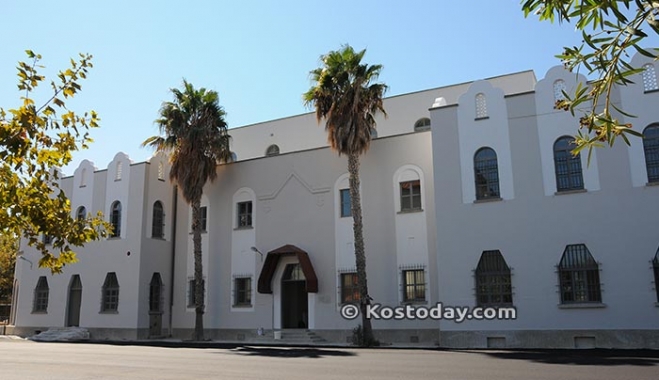 Συνεχίζονται οι εργασίες στο 7ο Δημοτικό Σχολείο Κω - Ασφαλτόστρωση αύλειου χώρου (φωτό)