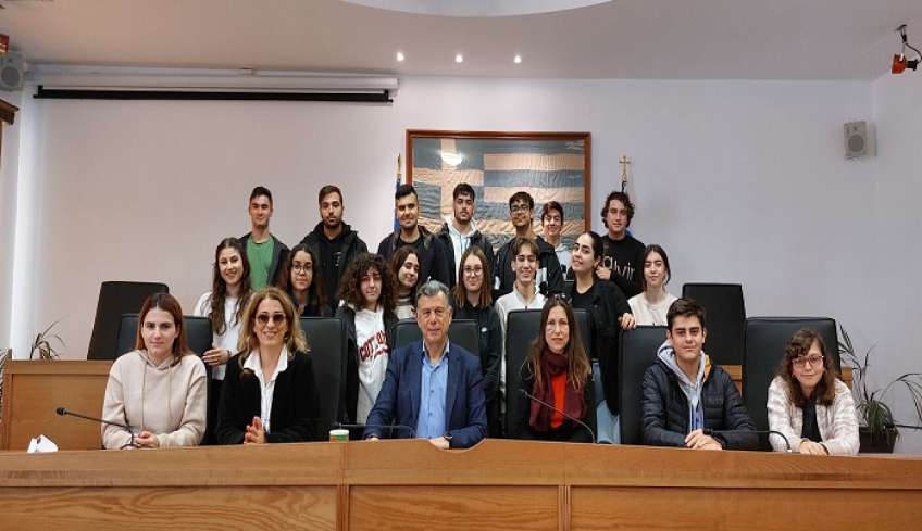 Τις εμπειρίες τους από το 12ο MRC Ρόδου, μοιράστηκαν οι μαθητές του 1ου ΓΕΛ, με το Δήμαρχο Κω