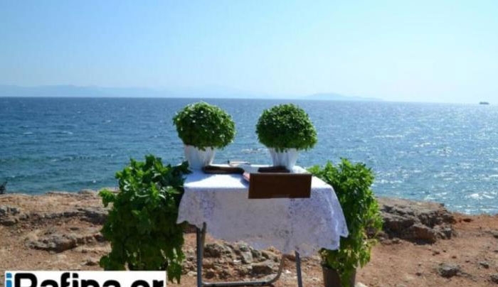 Φωτιά στο Μάτι: Συγκίνηση στο μνημόσυνο για τα θύματα της τραγωδίας