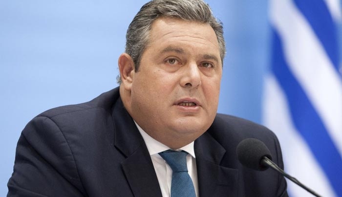 Το επικό βίντεο με τις «κωλοτούμπες» του Πάνου Καμμένου