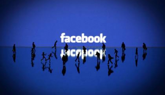 Facebook: Οι χρήστες του γερνούν μαζί του