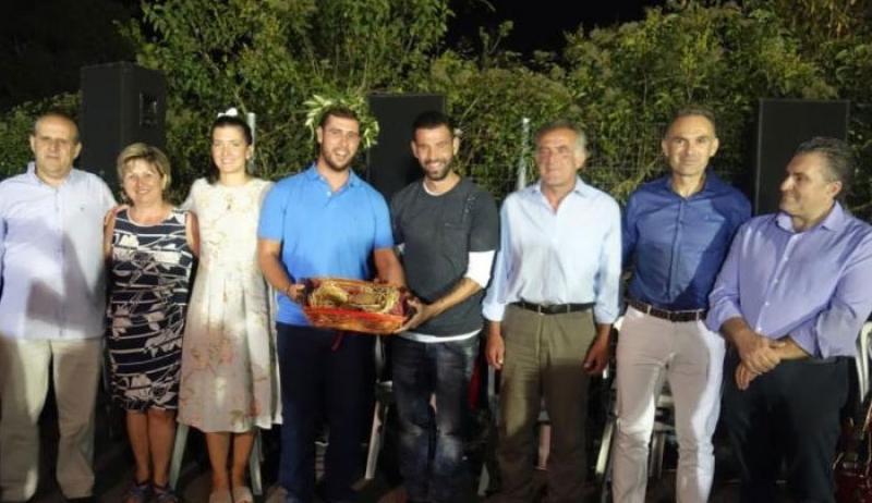 Survivor: Τρικούβερτο γλέντι για τον Γιάννη Τσίλη στο χωριό του με Μουρούτσο και… καρύδες