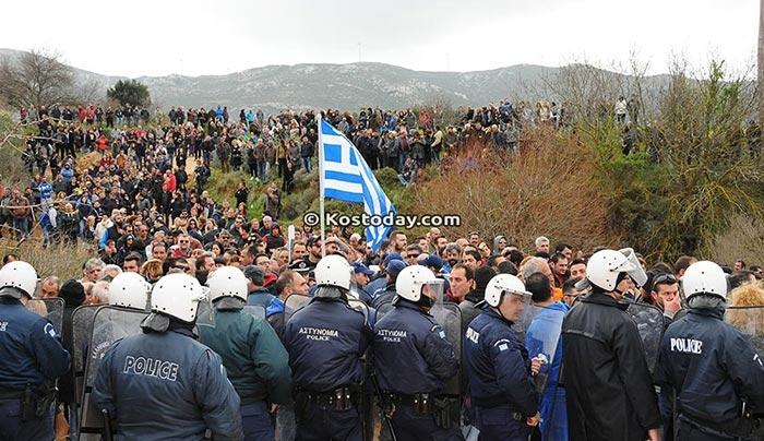 ΒΡΟΝΤΕΡΟ ΟΧΙ στο HOTSPOT: πλήθος κόσμου στη συγκέντρωση διαμαρτυρίας στο Πυλί (βίντεο-φωτό)