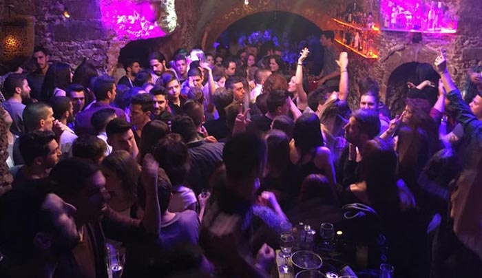 Αυτά είναι τα 10 δημοφιλέστερα Ελληνικά που ακούμε όταν βγαίνουμε για ποτό Μέρος 2!