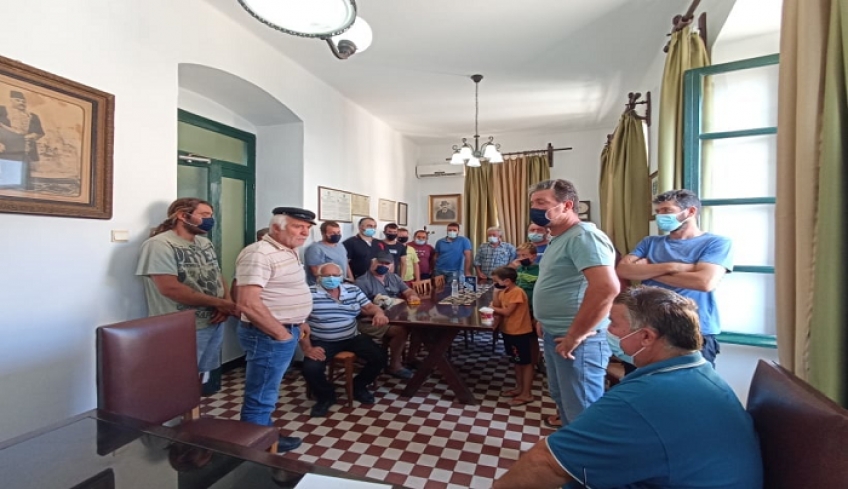 Επιστολή Δημάρχου Λέρου στον Υφυπουργό Αγροτικής Ανάπτυξης για να επιτραπεί η αλίευση με βιντζότρατα. -Κατάληψη Δημαρχείου από αλιείς.