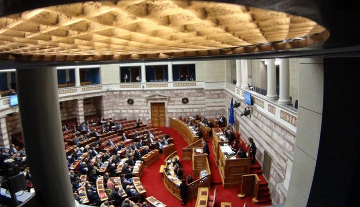 Δανεικά και αγύριστα για 49 πρώην και νυν βουλευτές