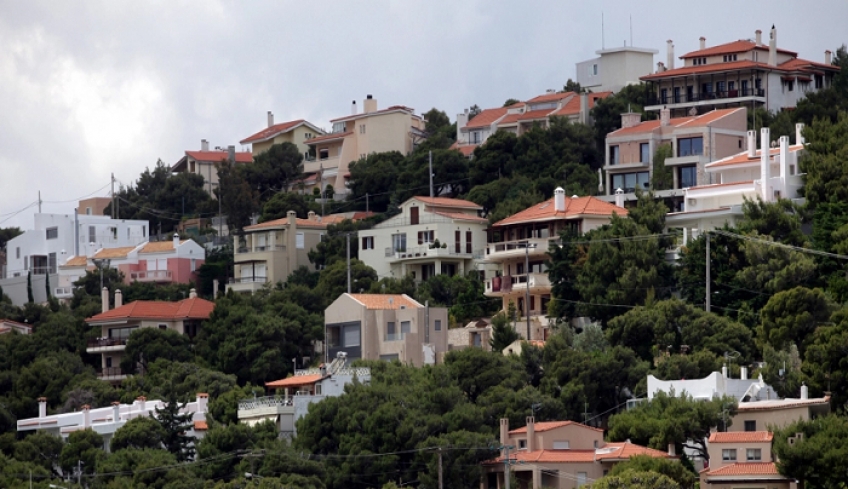 Τα νέα πρόστιμα για αυθαίρετα και ημιυπαίθριους – Πώς θα γίνονται οι μεταβιβάσεις