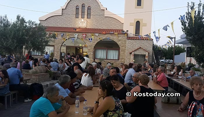 Με πολύ κόσμο και φέτος το πανηγύρι στην εκκλησία του Αρχάγγελου Γαβριήλ (φωτό-βίντεο)
