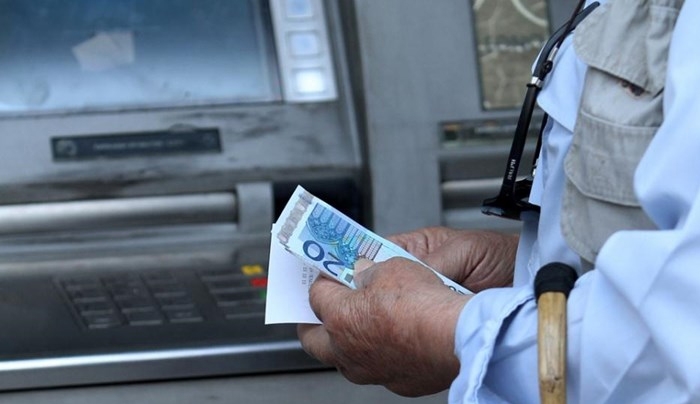 Κρυφός «κόφτης» και σε συντάξεις κάτω των 1.300 ευρώ