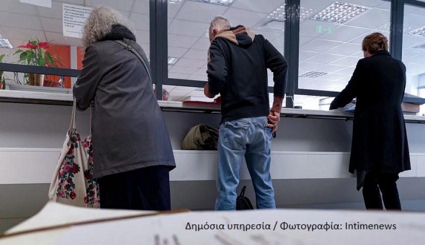 Μόνο με rapid test ή πιστοποιητικό νόσησης στις δημόσιες υπηρεσίες οι ανεμβολίαστοι πολίτες