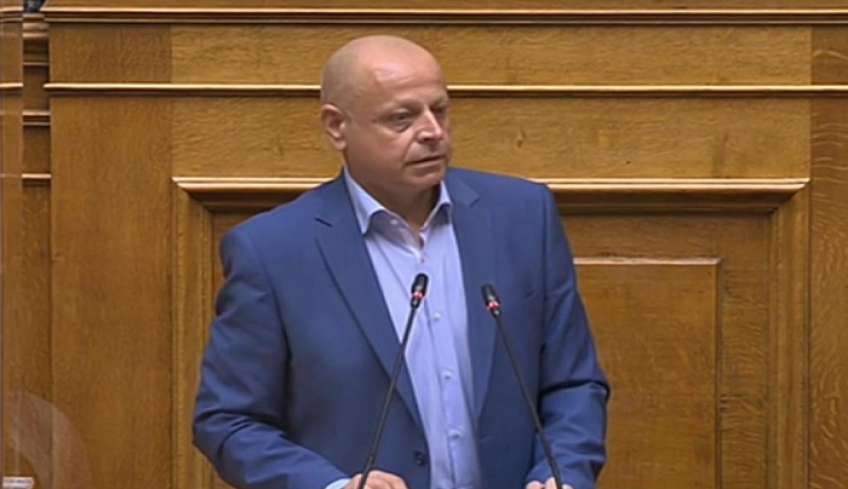 “Να αυξηθεί η αποζημίωση εξόδων για όσους μαθητές χρειάζεται να μετακινηθούν εκτός νησιών για τις Πανελλαδικές Εξετάσεις”
