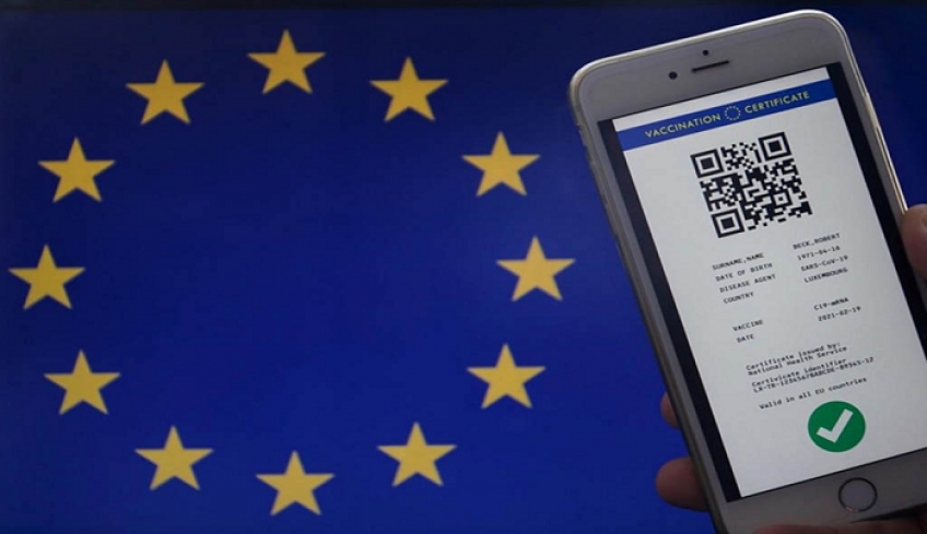 Πώς η τρίτη δόση θα αλλάξει το status των «πλήρως εμβολιασμένων» – Τι ισχύει σε άλλες χώρες, το πρόβλημα με τα ταξίδια