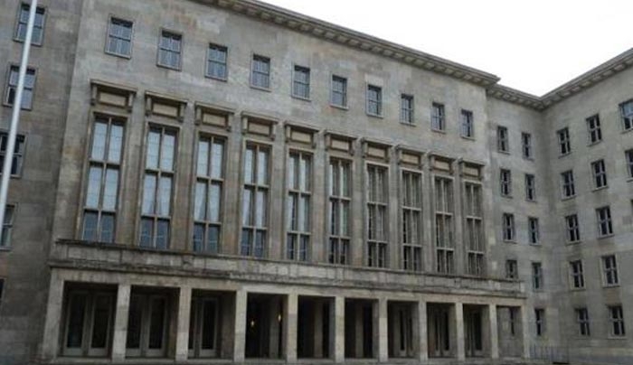 Αποδέσμευση της δόσης προς Ελλάδα προτείνει το γερμανικό ΥΠΟΙΚ