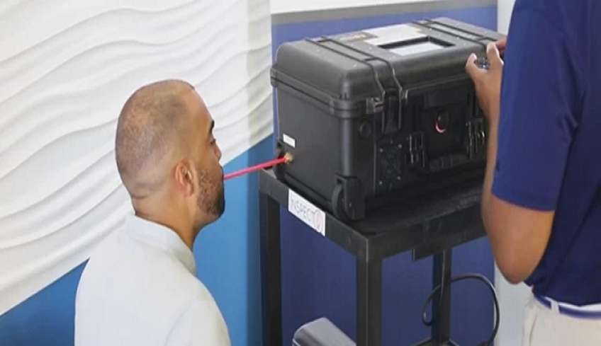 Διαγνωστικό τεστ για πρώτη φορά ανιχνεύει τον κορονοϊό με την αναπνοή