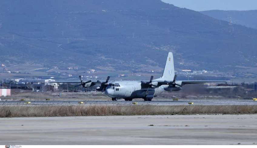 Πέντε αεροπλάνα με ανθρωπιστική βοήθεια στέλνει η Ελλάδα στην Τουρκία