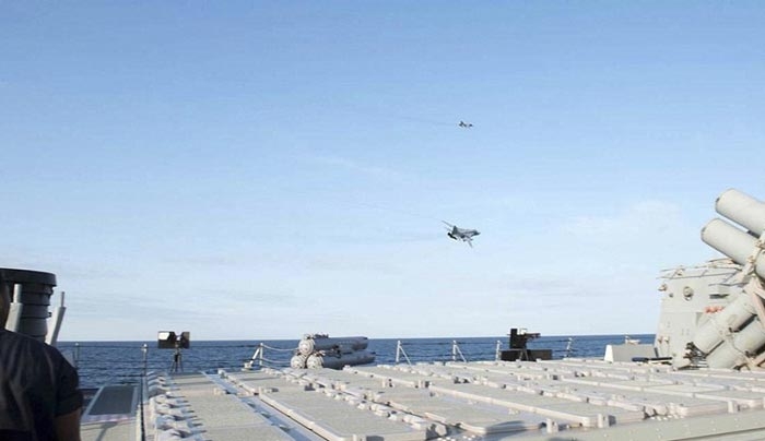 Καρέ καρέ η πρόκληση των Ρώσων πάνω από αμερικανικό αντιτορπιλικό [εικόνες &amp; βίντεο]