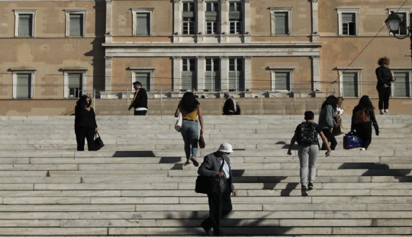 Συντάξεις: Ποιοι Δημόσιοι Υπάλληλοι συνταξιοδοτούνται φέτος πριν τα 67 - Παραδείγματα και πίνακες