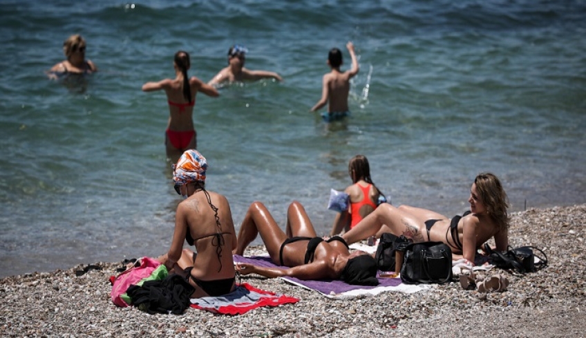 Στο «κόκκινο« η θερμοκρασία την Παρασκευή – Πού θα «χτυπήσουν» 38άρια!