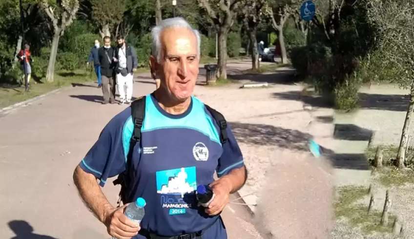 Ο τυφλός ταχυδρόμος από την Κω θα τρέξει τον μαραθώνιο της Αθήνας για 22η φορά: «Σημασία έχει να τερματίζεις πάντα»