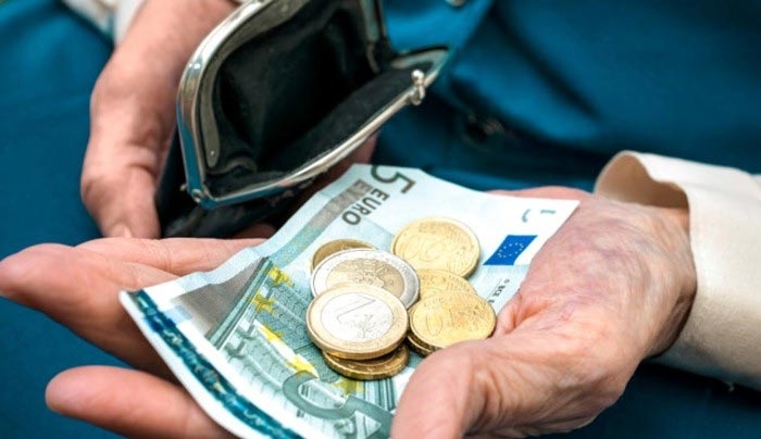 Πότε θα καταβληθούν οι συντάξεις του Αυγούστου