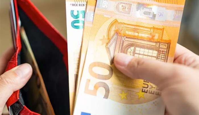 Επίδομα τέκνων: Ποιοι θα πάρουν λιγότερα χρήματα και ποιοι το χάνουν