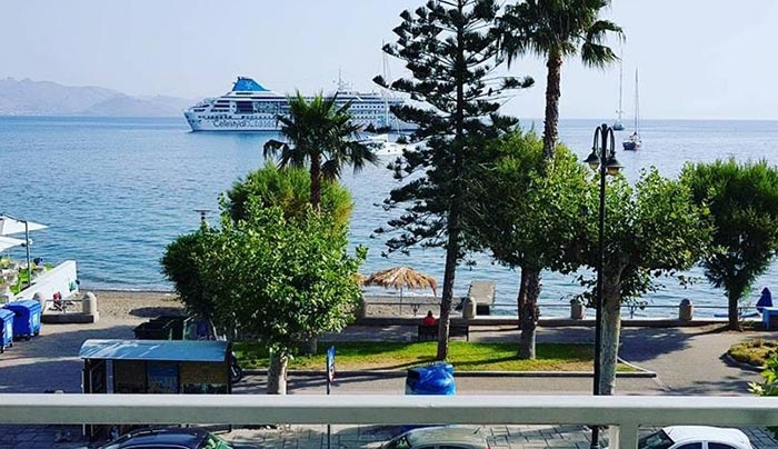 Το επιβλητικό κρουαζιερόπλοιο Celestyal Cruises στην Κω