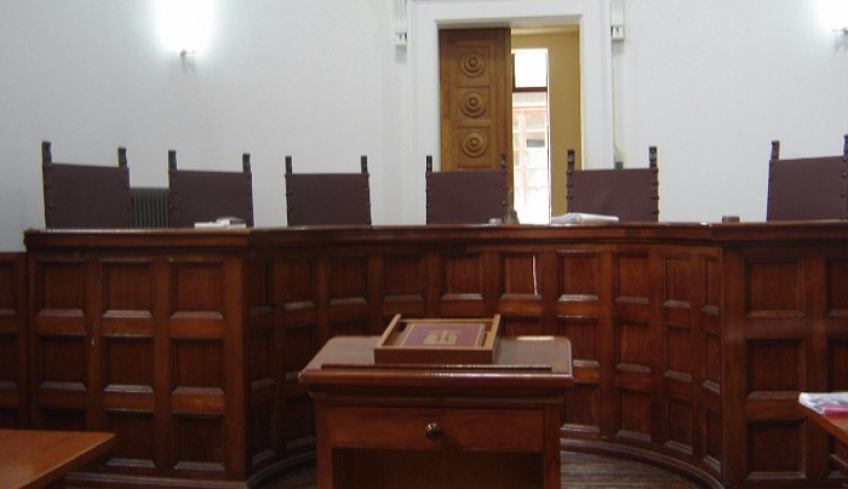 Πατέρας και γιος στο εδώλιο για πορνογραφία ανηλίκων